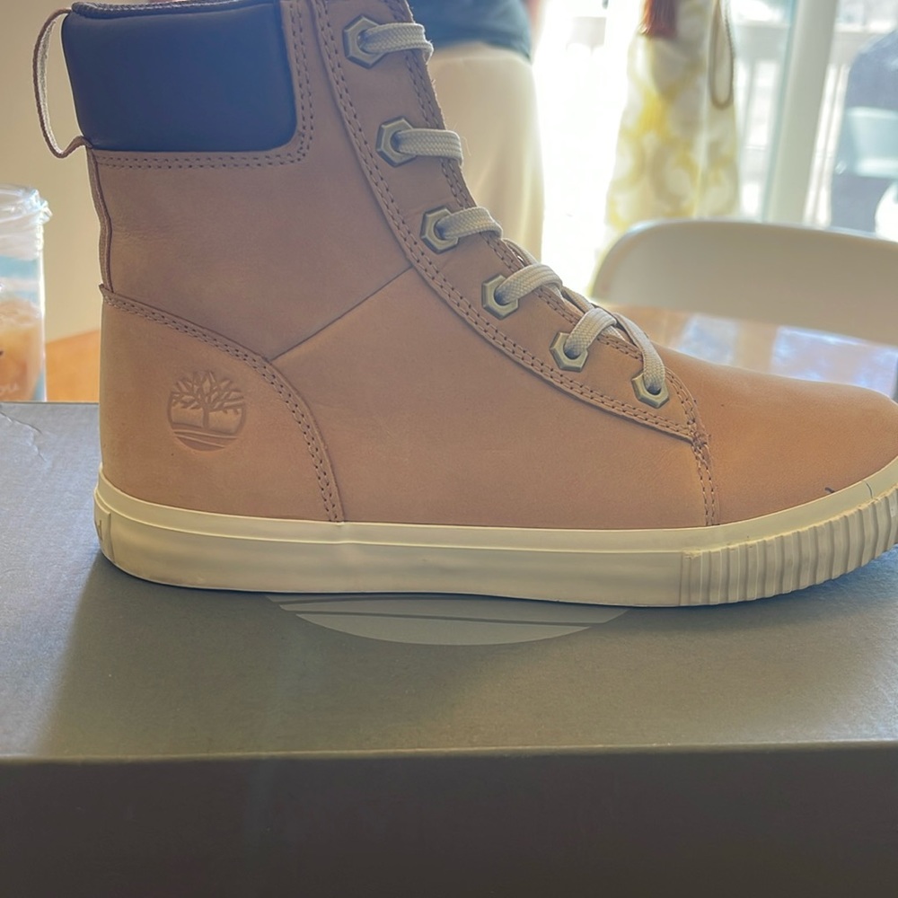 Timberland Skyla Bay Boot In Wheat Size 5.5 - image 1